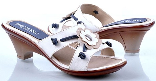 Women Sandals White Color Garsel R 672