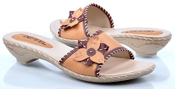 Women Sandals Beige Color Garsel R 675